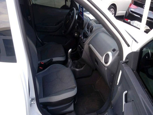 Imagem 13 de 14 de Volkswagen Saveiro Cs Robust G6 1.6 8v Flex