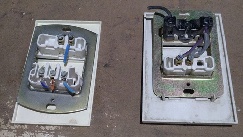 Llaves Luz 3 Punto Y 1 Toma Con Tapa Bastidor Funcionan 10 A 220v Blanco (Usado)