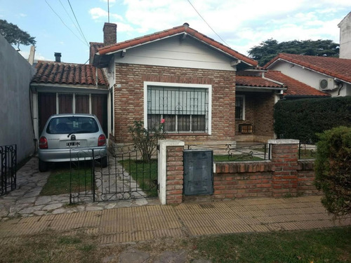 Casa En Venta Varios Ambiente - Castelar Norte Residencial