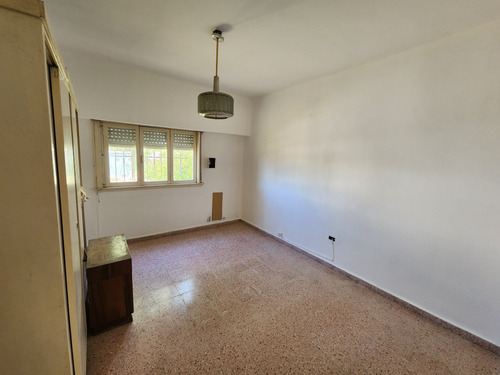 Casa 3 Amb. Zona Residencial. Con Gas Natural. Lote 10 X 30