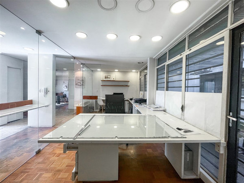 Oficina De 2 Pisos En Venta En Vitacura