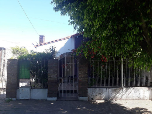 Imagen 2 de 18 de Venta - Casa Americana De 3 Ambientes - Bella Vista
