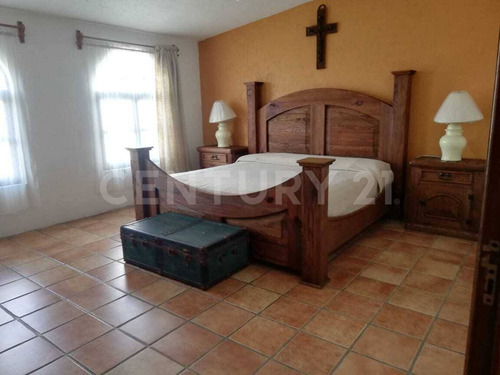 Casa En Venta En La Colonia Santa María Zozoquilpan En Toluca
