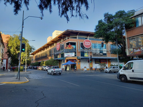 Jose Miguel Carrera A Pasos De Estación Toesca.