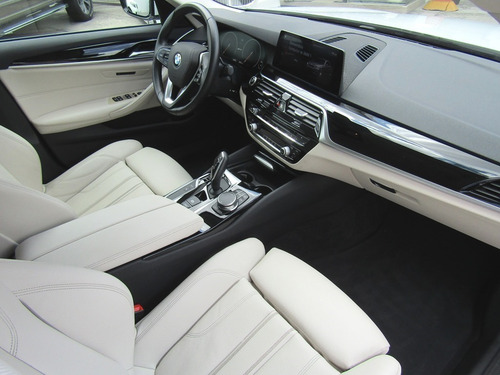 Imagen 8 de 9 de 2019 Bmw 530e Híbrido