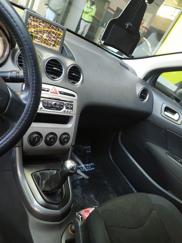 Peugeot 408 2.0 Allure Nav 143cv 2011