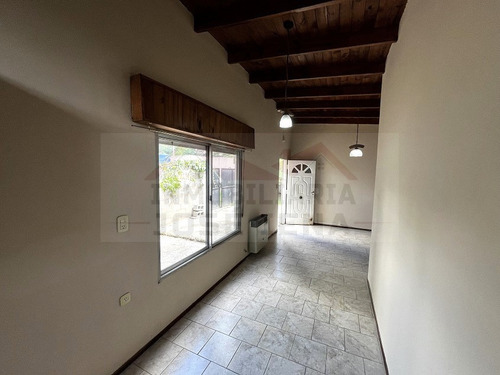 Casa 1 Dorm. En Venta - Calle Escalada Y 132 - General Belgrano.