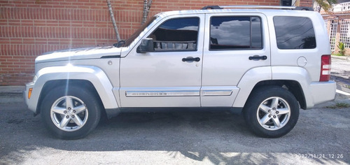 Imagen 4 de 12 de Jeep Cherokee Límite Automatica