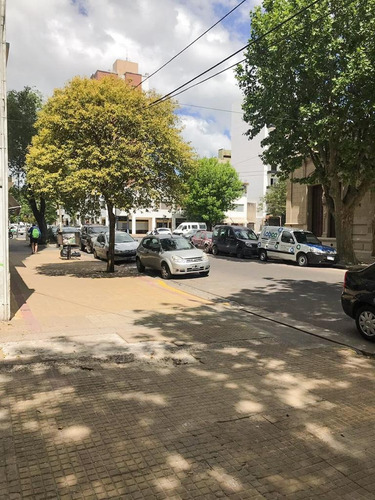 Imagen 3 de 5 de Cochera En Venta - La Plata
