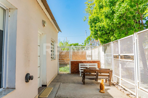 Casa 3 Dorm. - Barrio Mercantiles - Cipolletti