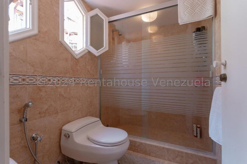 Hermosa Casa Con Un Jardín Inigualable En Venta En Colinas De La California -mls#25-9548 - Jca