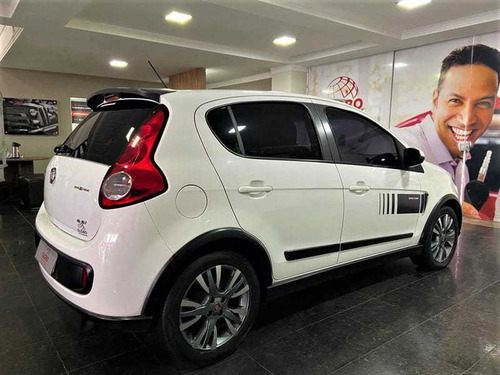Imagem 14 de 15 de Fiat Palio Sporting 1.6 16v Flex 4p. Mec. 2015