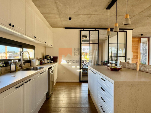 Casa En Venta - 4 Dormitorios - 3 Baños - Piscina - Losa Radiante - Paneles Solares - Barrio La Juana