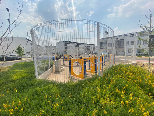 ¡haz Realidad Tus Sueños En Tecámac, Casa En Venta En Paseos Del Bosque 2! Acceso Controlado Y Diversión Garantizada Con Canchas Y Alberca, Rutas Cercanas A Cdmx Y Aifa
