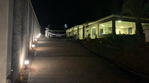Imagem 2 de 14 de Chácara Ibiuna 1.200 Mts Casa, Piscina Represa Pé Na Água!