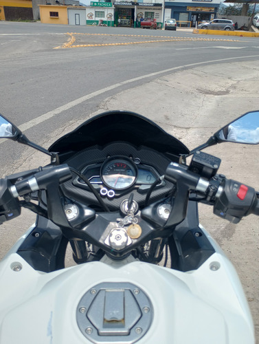 Pulsar Ns 200 Color Blanco Año 2023 Con 10 Mil Kilómetros