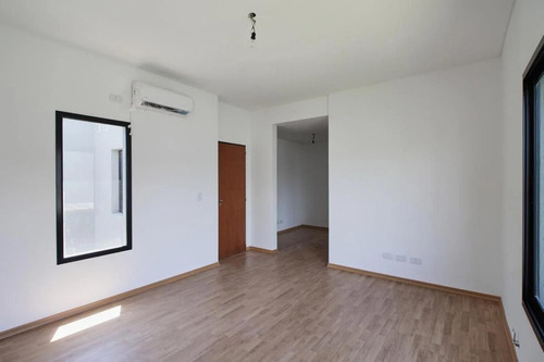 Imagen 4 de 26 de Hermoso Dúplex En Barrio Cerrado.