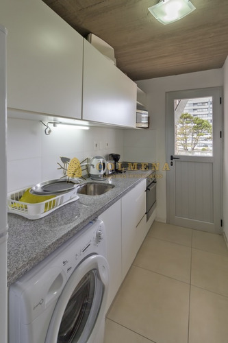 Encantador Departamento A Metros De Playa Brava!! Consulte Con Parrillero Propio- Ref: 4211