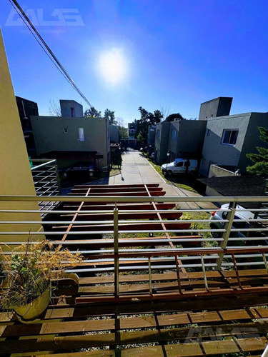 Real Oportunidad! Hermoso Duplex De 3 Ambientes Dentro De Un Muy Lindo Complejo. Bajas Expensas!