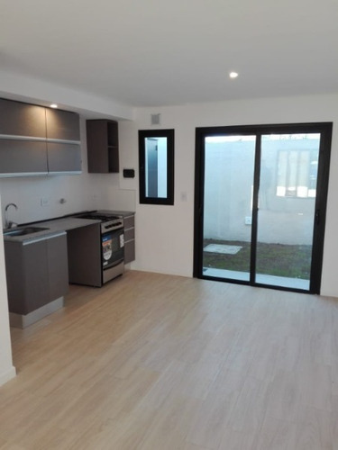 Imagen 3 de 11 de Duplex Nuevo Villa Primera Con Entrada De Auto - Ref: 1281