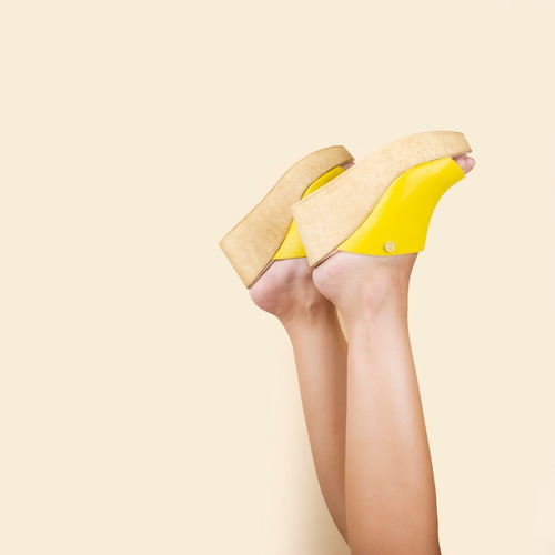 Imagen 6 de 7 de Zuecos Sandalias De Mujer De Cuero Teim - Ferraro