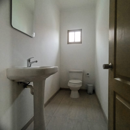 Casa Comercial En Arriendo Ñuñoa / Pedro De Valdivia