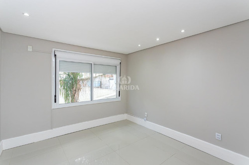 Imagem 14 de 30 de Casa Comercial Para Aluguel, 3 Quartos, 4 Vagas, Tres Figueiras - Porto Alegre/rs - 11002
