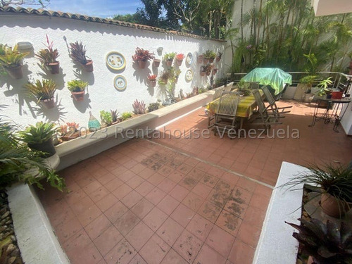 Casa En Venta, Ubicada En La Urbanizacion El Cafetal Mls #24-221