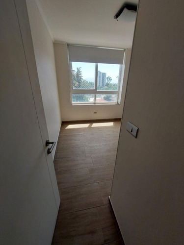 Venta Amplio Departamento Edificio Vista Albano, La Cisterna