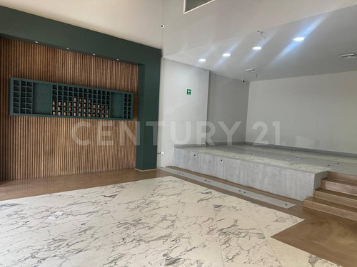 Renta De Local En Calzada Del Valle, San Pedro Garza Garcia, Nuevo Leon