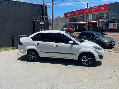 Ford Fiesta 1.6 ROCAM SEDAN 8V FLEX 4P MANUAL