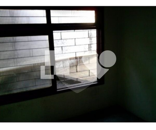 Imagem 16 de 17 de Casa Afastada Da Calçada E Em Amplo Terreno No Bairro Passo D'areia. - Reo417859