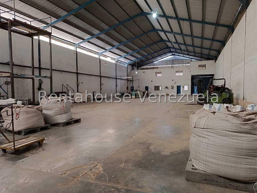Complejo De Galpones En Venta Zona Industrial De Santa Cruz En Buen Estado Negociable Kg:25-6942