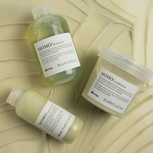 Kit Hidratante Shampoo Y Acondicionador Davines Momo 250 Ml
