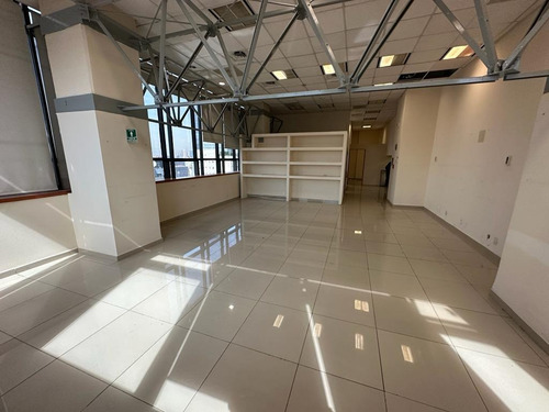 Juárez, 2000m2 Totalmente Acondicionado, Privados, Salas De Juntas, Amplias Áreas Abiertas De Trabajo, Baños, Excelente Ubicación