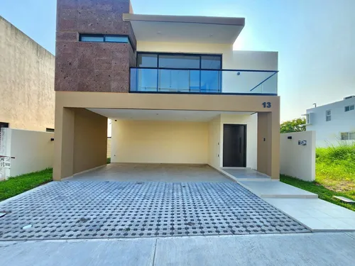 Casa En Venta En Punta Tiburon