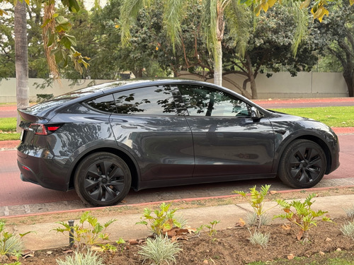 Tesla MODEL Y 0.0 Rwd