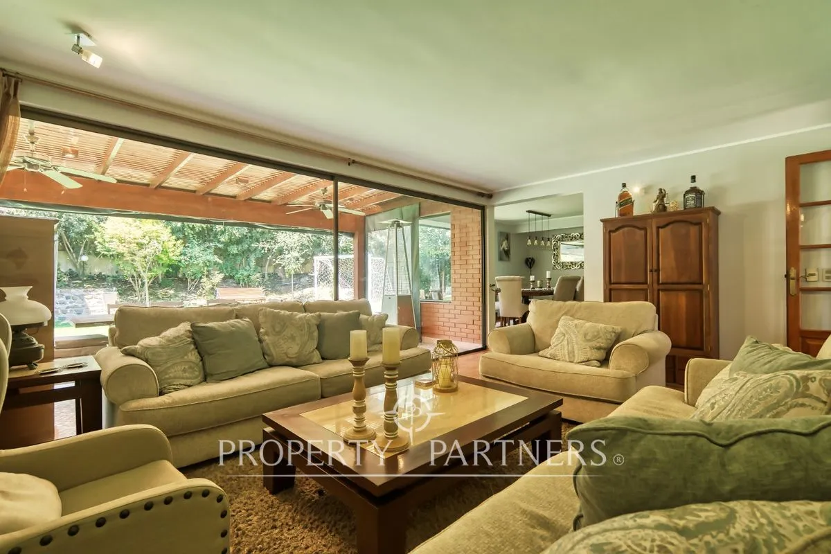 Imagen 3 de 30 de Venta De Magnífica Casa Con Gran Terreno, En Peñal...