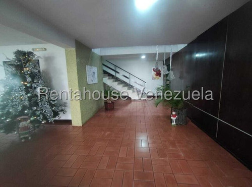 Amplio Apartamento En Venta En El Llanito 25-11827 Le