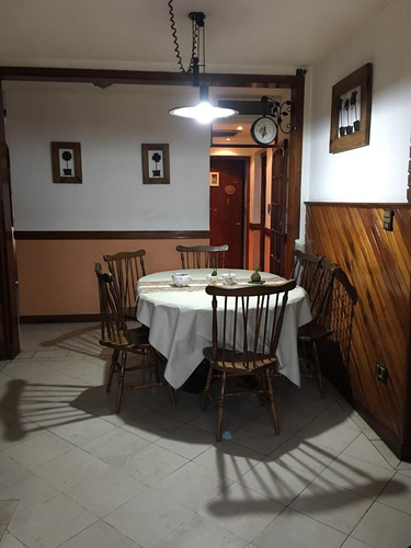 Casa En Venta - 4 Dormitorios 3 Baños - Cocheras - 347mts2 - Ituzaingó Norte