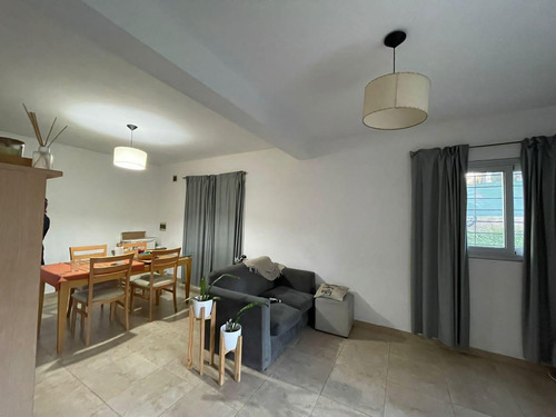 Hermoso Duplex En Villa Allende - 2 Dormitorios - Cochera Y Terreno Amplio - Barrio Español