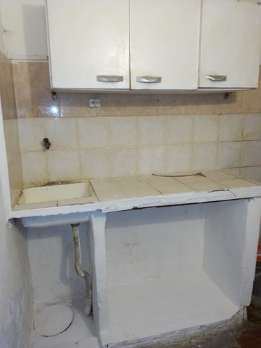 Apto. En Juan Arteaga 4176/2 Esq. Guenoas. $9900