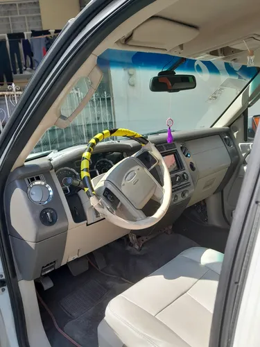 Ford Expedition 5.4 xlt v8 piel 4x2