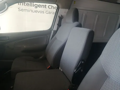 Nissan Urvan 2.5 Panel Amplia Aa Paquete Seguridad Mt