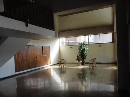 117m2 El Paraiso Frente Plaza Madariaga, 3 Habitaciones Mas Servicio, Excelente Ubicación, Mls#23-16642