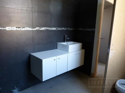 Casa En Venta En El Barrio San Matias Area 1 A La Laguna!!