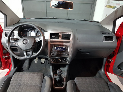 Imagen 10 de 13 de Volkswagen Suran Highline 1.6