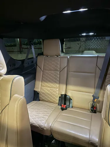Cadillac Escalade Larga