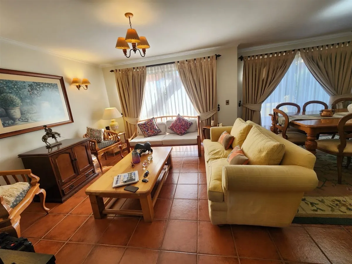 Imagen 3 de 30 de Casa En Venta De 4 Dorm. En Talca