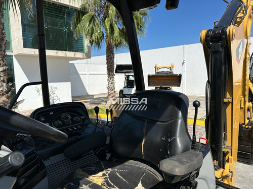Retroexcavadora 416f /case / John Deere